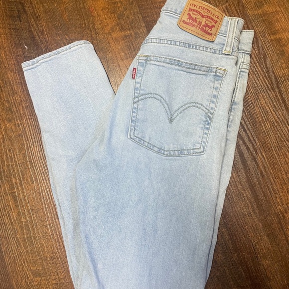 Levi's Wedgie Jeans light blue excellent condition - Picture 1 of 5